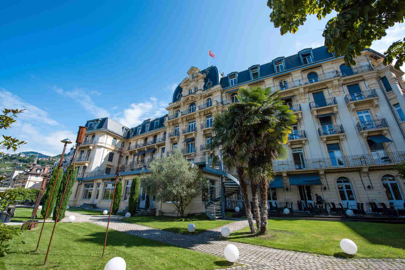 Hotel Institute Montreux Him 2 - Education Republic